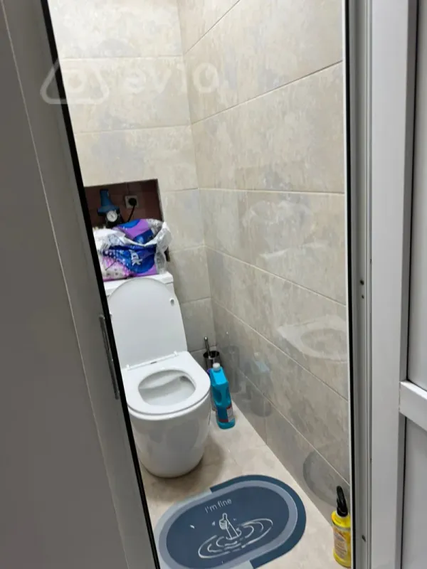 Kirayə verilir 2 otaqlı köhnə tikili 105 m²