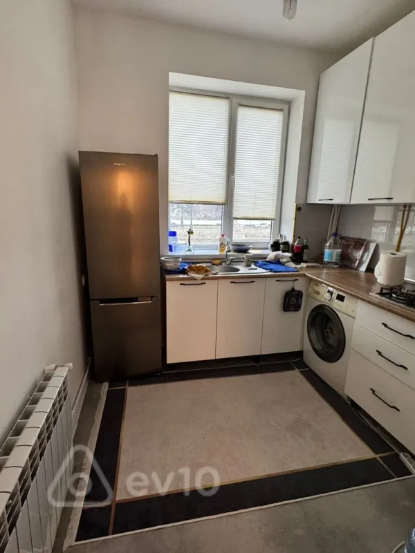 Kirayə verilir 2 otaqlı köhnə tikili 105 m²