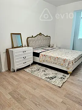 Kirayə verilir 2 otaqlı köhnə tikili 105 m²