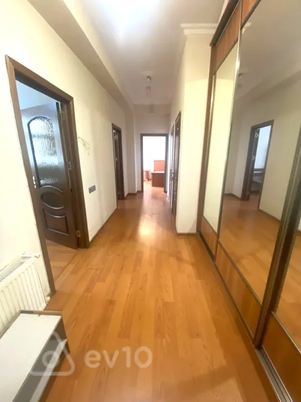 Kirayə verilir 2 otaqlı yeni tikili 67 m²
