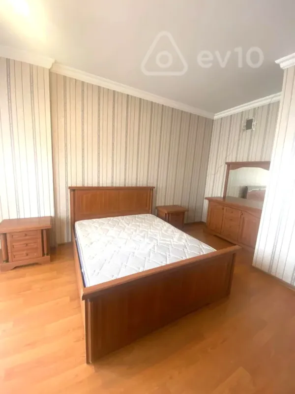 Kirayə verilir 2 otaqlı yeni tikili 67 m²