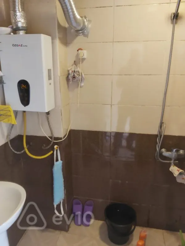 Kirayə verilir 2 otaqlı həyət evi 60 m²