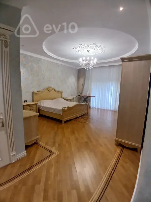 Kirayə verilir 4 otaqlı ofis 240 m²