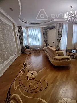 Kirayə verilir 4 otaqlı ofis 240 m²