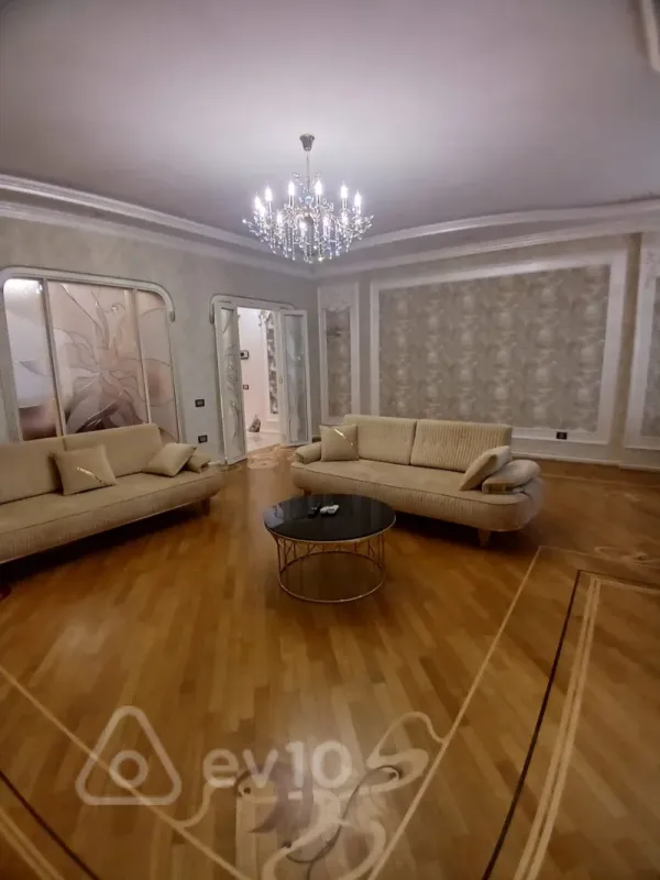 Kirayə verilir 4 otaqlı ofis 240 m²