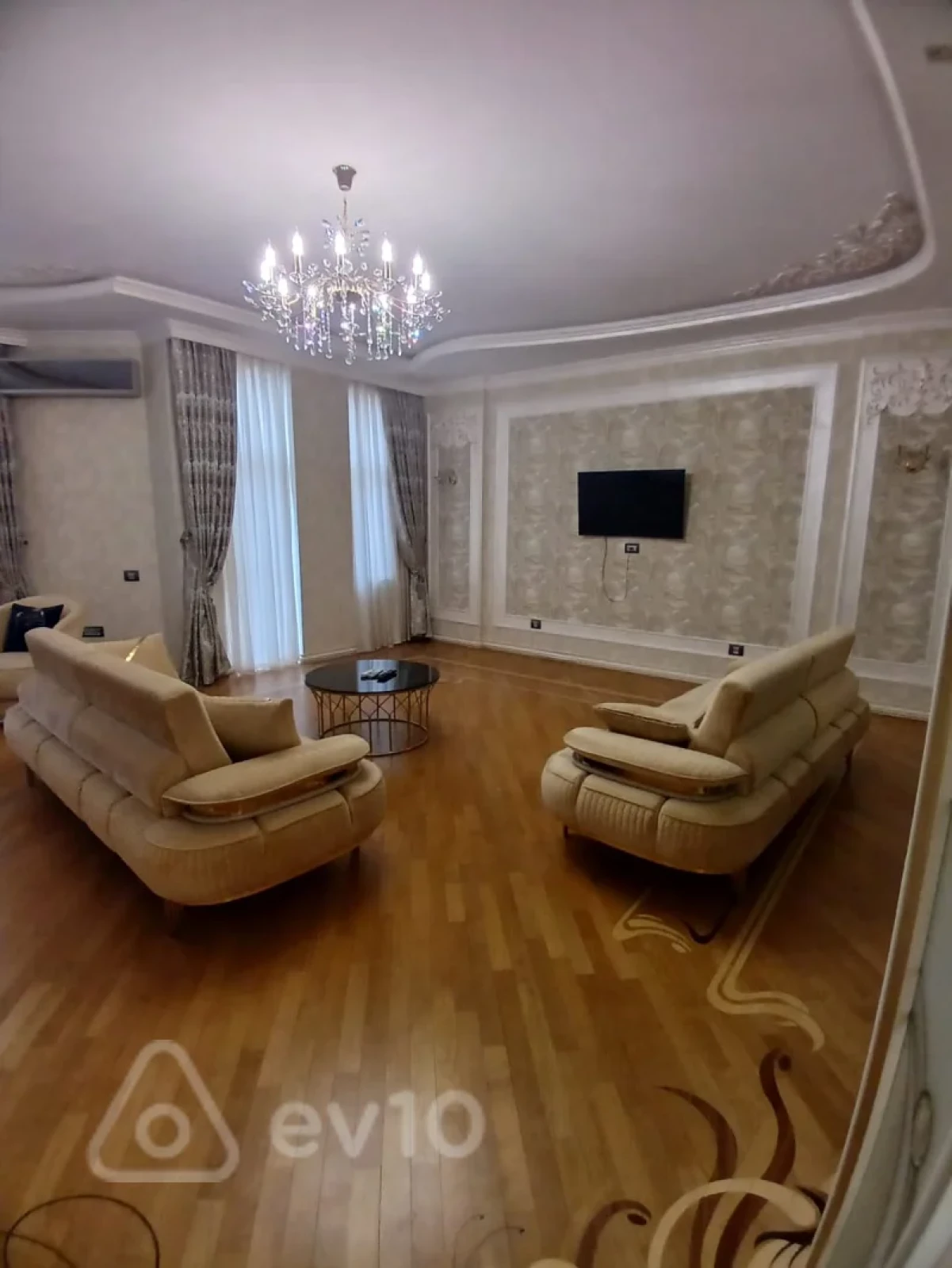 Kirayə verilir 4 otaqlı ofis 240 m²