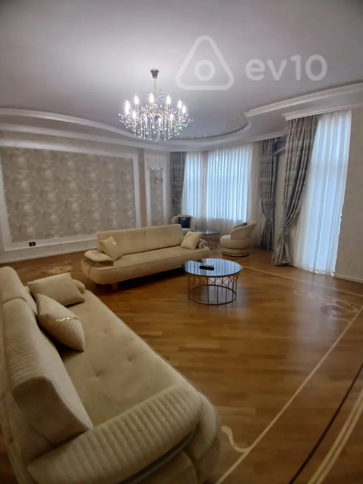 Kirayə verilir 4 otaqlı ofis 240 m²