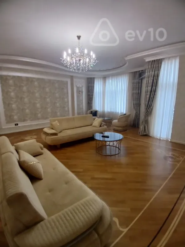 Kirayə verilir 4 otaqlı ofis 240 m²