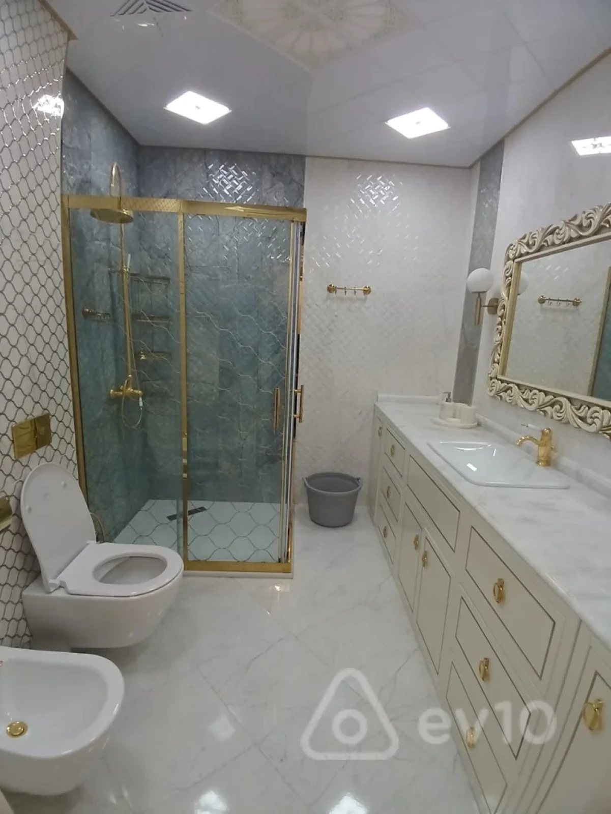 Kirayə verilir 4 otaqlı ofis 240 m²