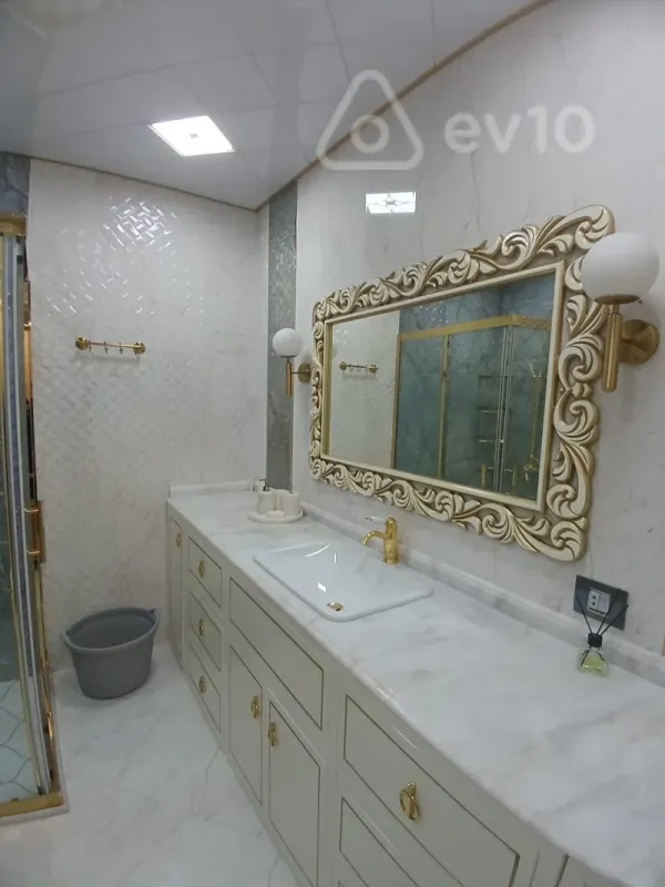 Kirayə verilir 4 otaqlı ofis 240 m²