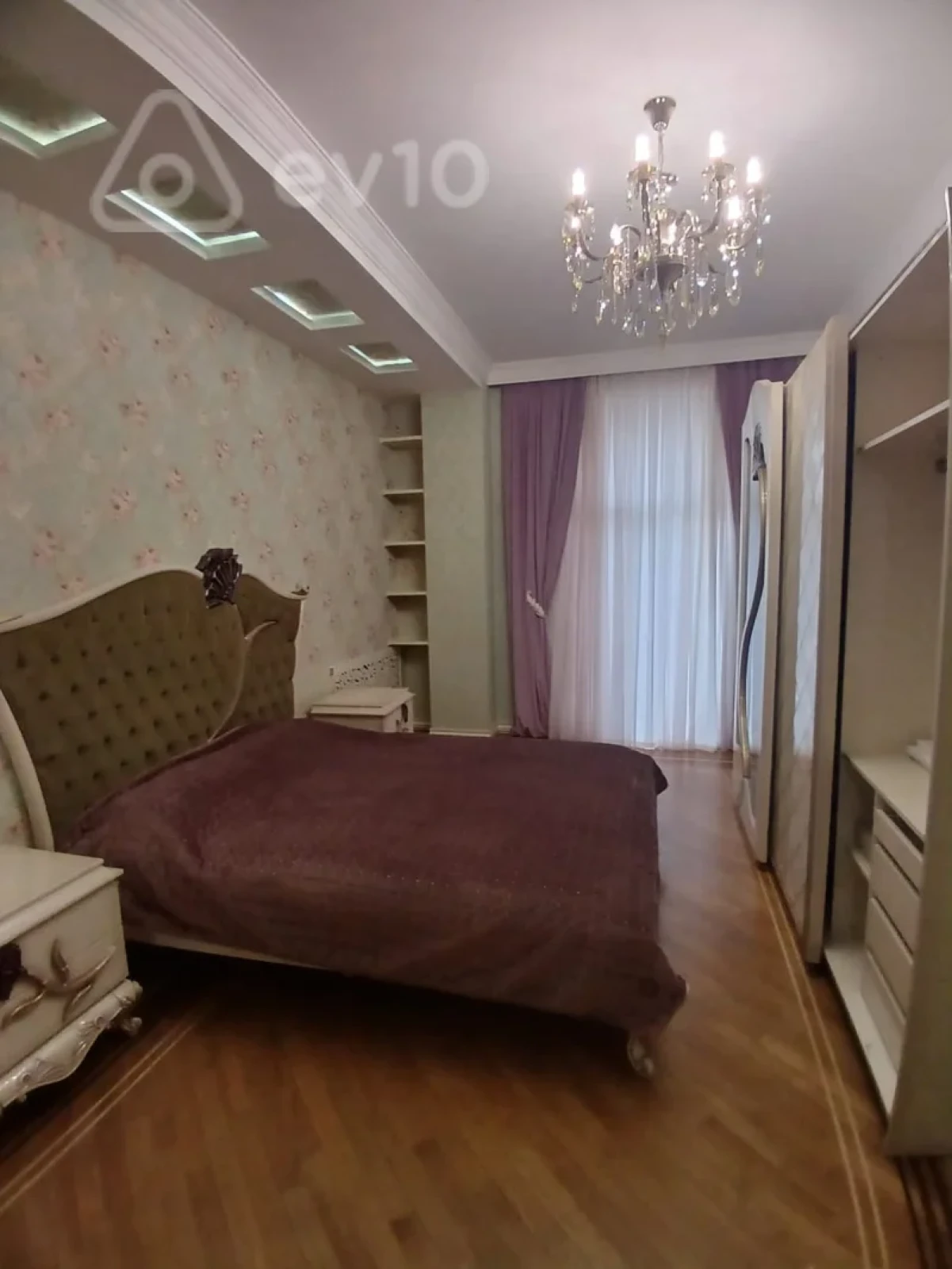 Kirayə verilir 4 otaqlı ofis 240 m²