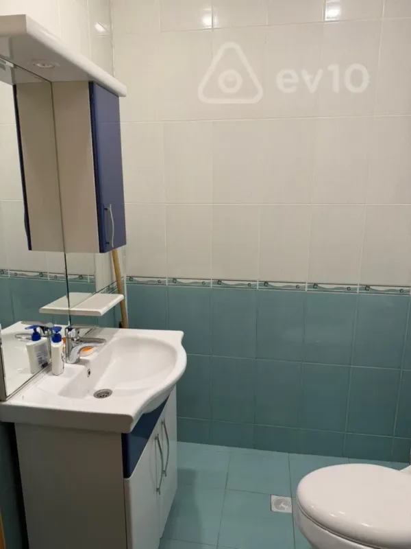 Kirayə verilir 3 otaqlı yeni tikili 128 m²