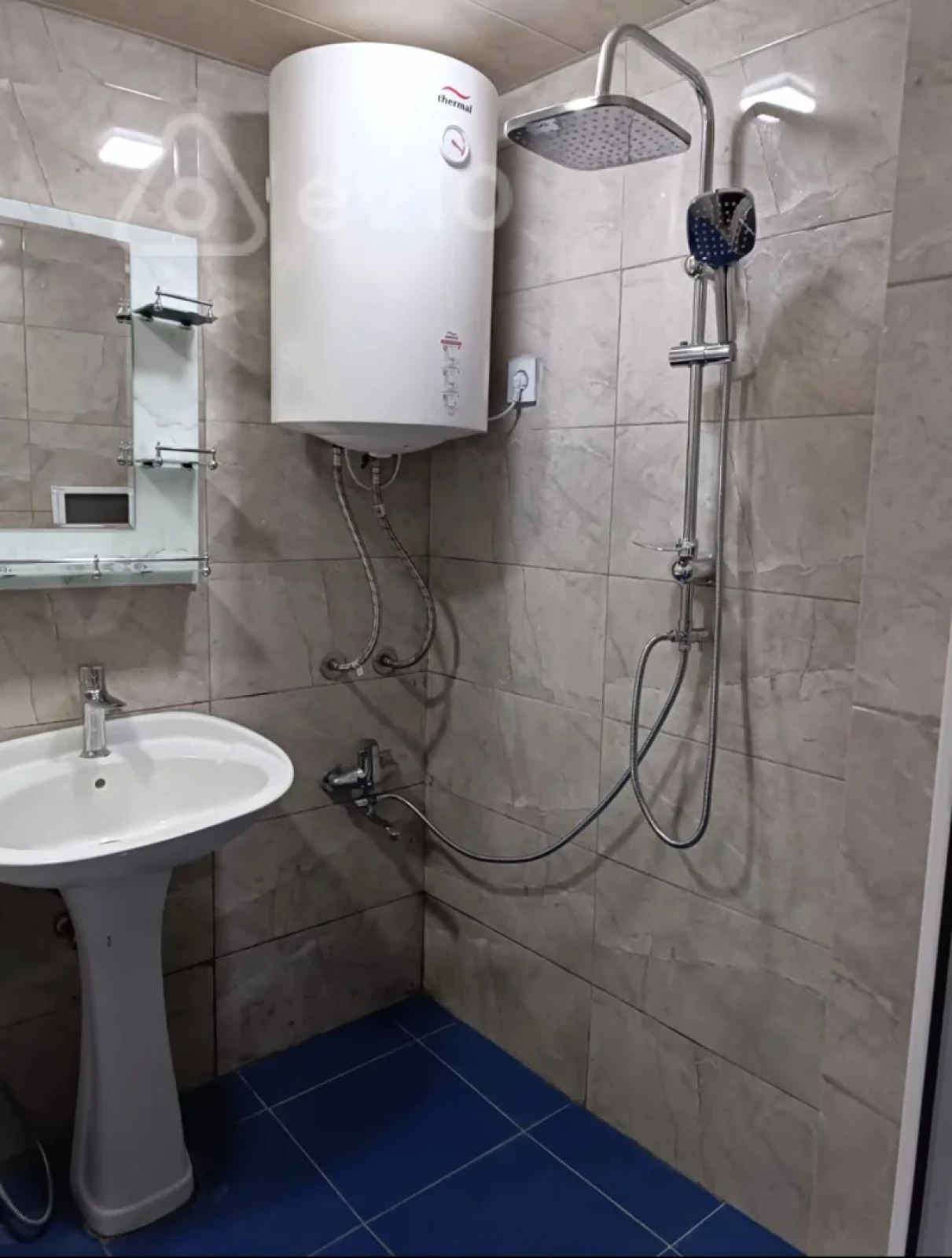 Satılır 2 otaqlı köhnə tikili 36 m²