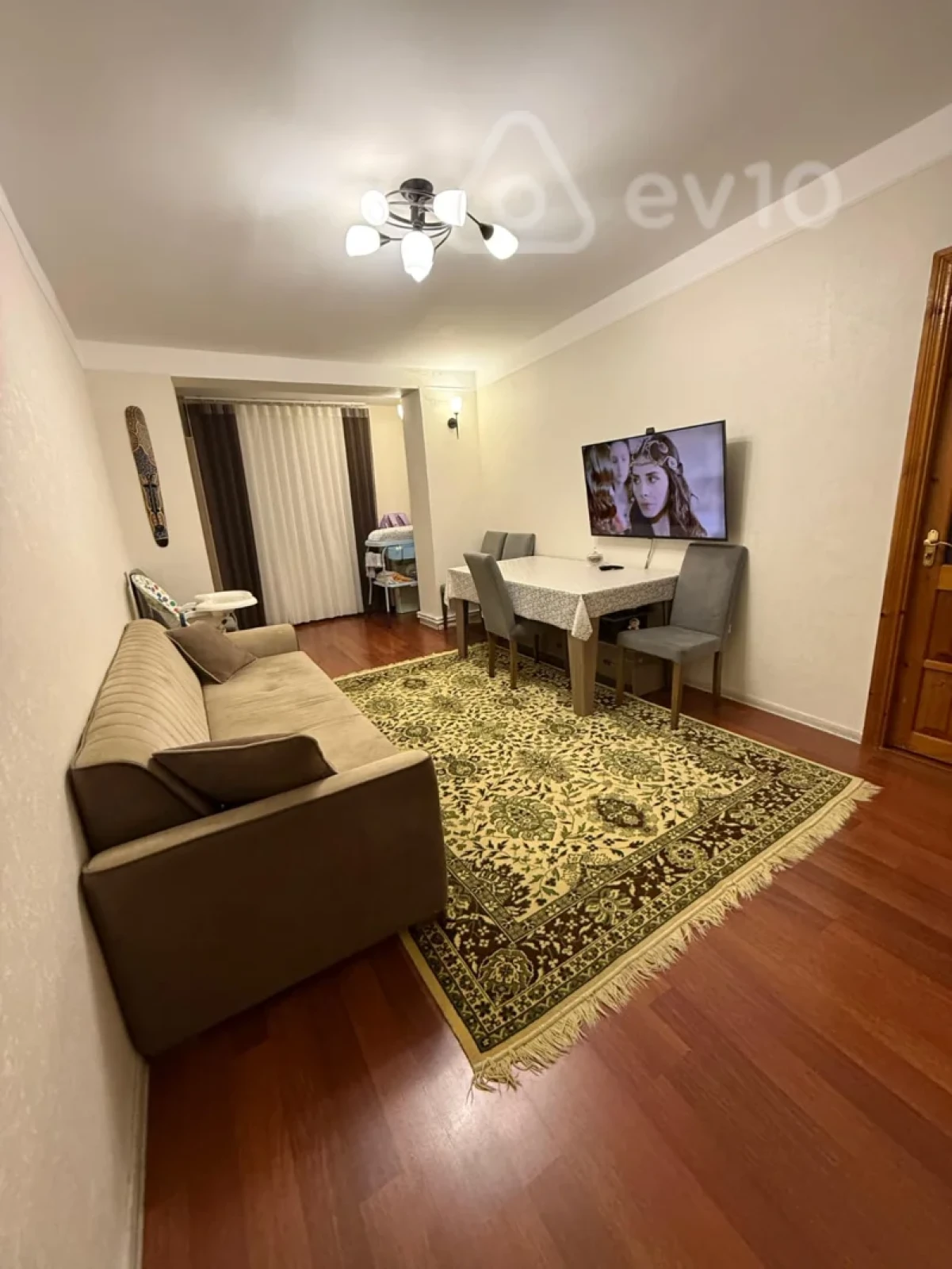Satılır 2 otaqlı köhnə tikili 55 m²