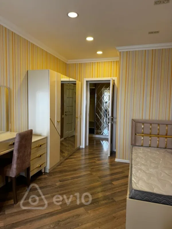 Kirayə verilir 3 otaqlı yeni tikili 85 m²