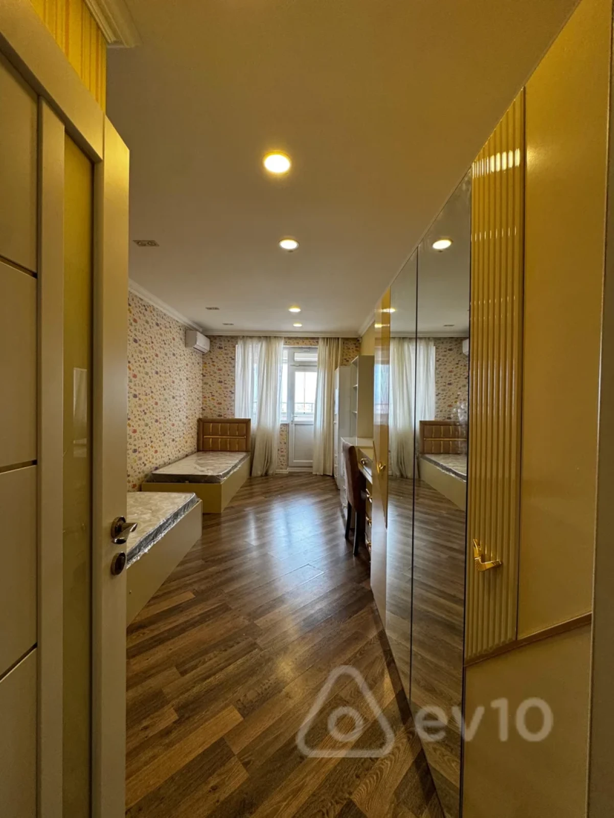 Kirayə verilir 3 otaqlı yeni tikili 85 m²