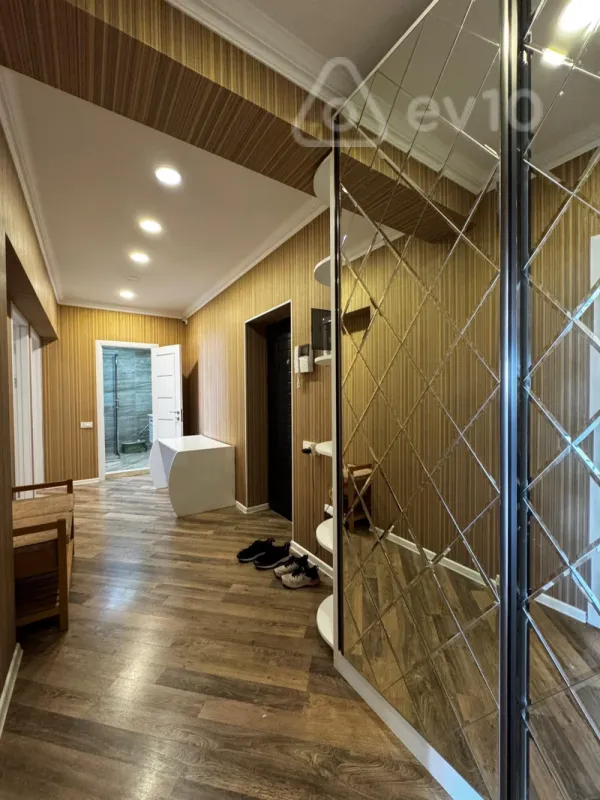 Kirayə verilir 3 otaqlı yeni tikili 85 m²