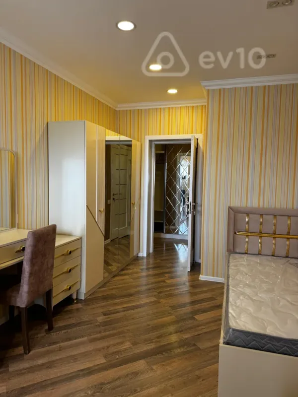 Kirayə verilir 3 otaqlı yeni tikili 85 m²