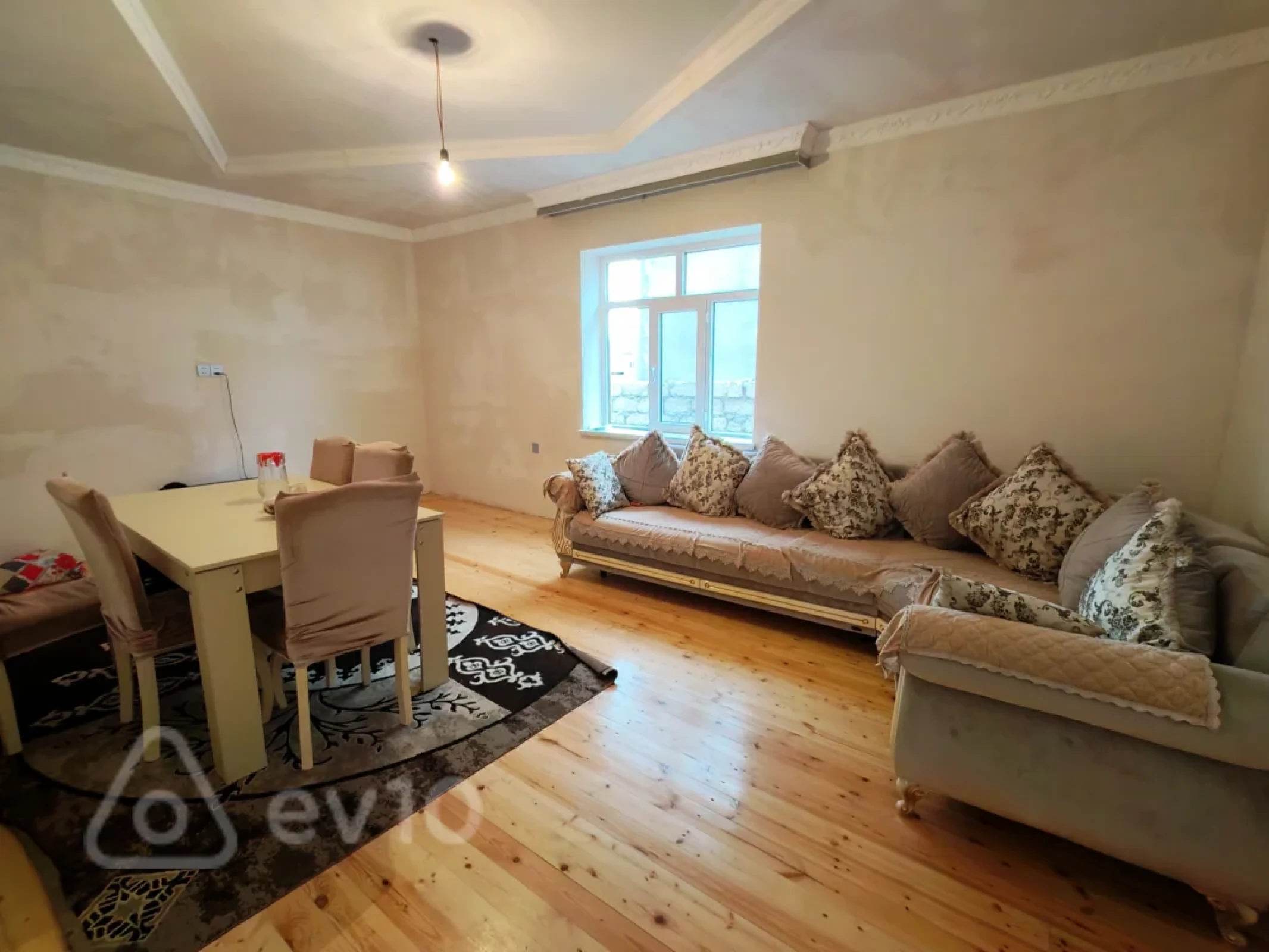 Satılır 5 otaqlı həyət evi 145 m²