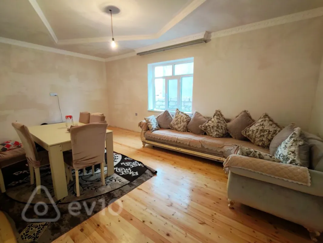 Satılır 5 otaqlı həyət evi 145 m²