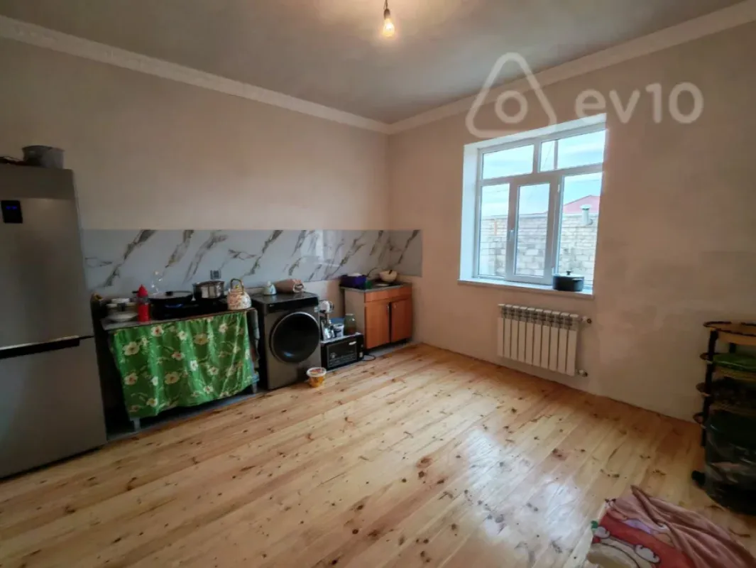 Satılır 5 otaqlı həyət evi 145 m²