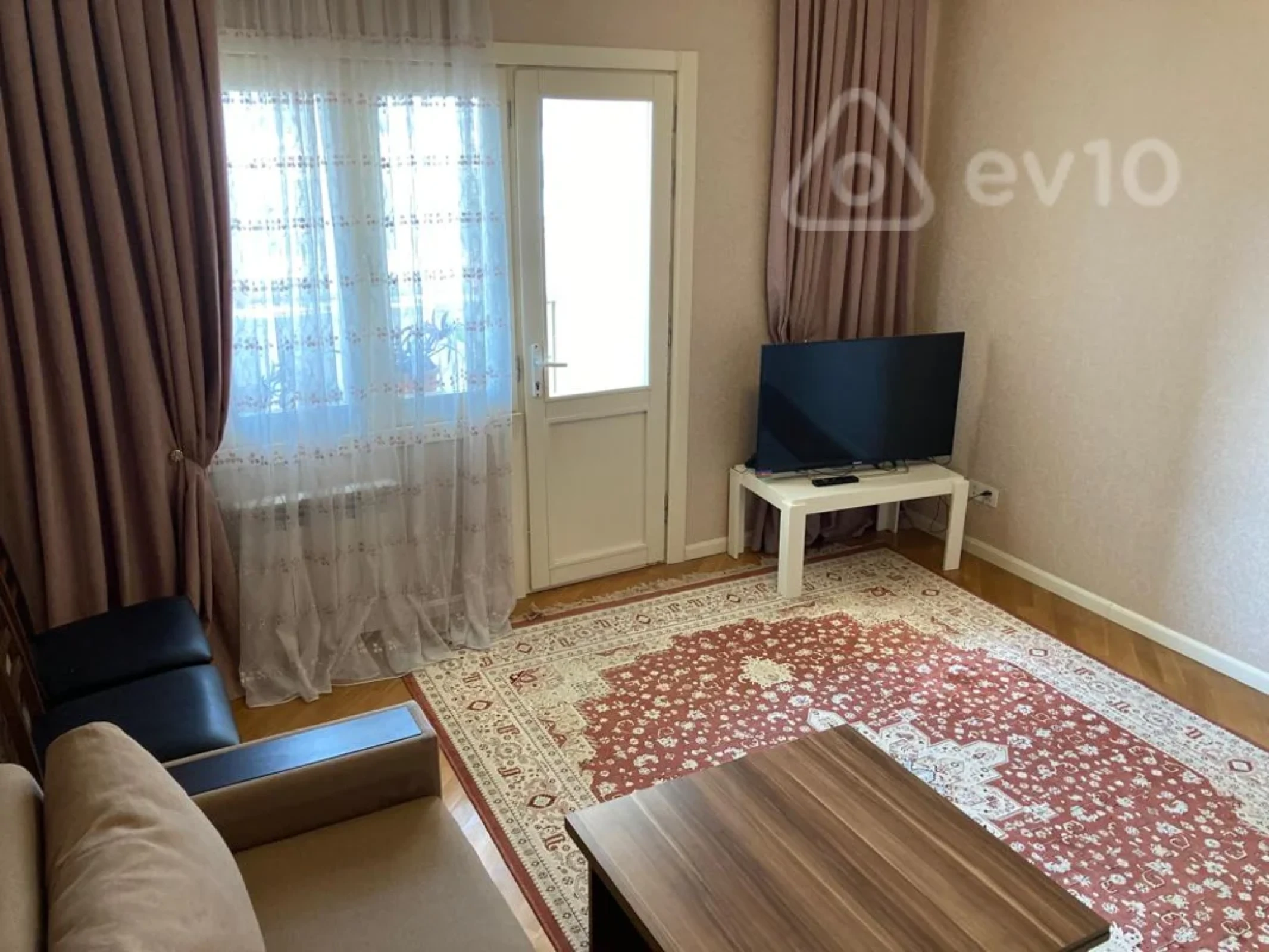 Satılır 3 otaqlı köhnə tikili 70 m²
