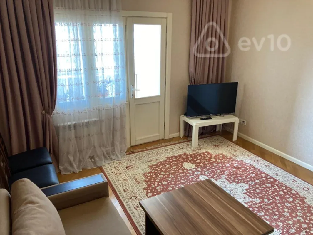 Satılır 3 otaqlı köhnə tikili 70 m²