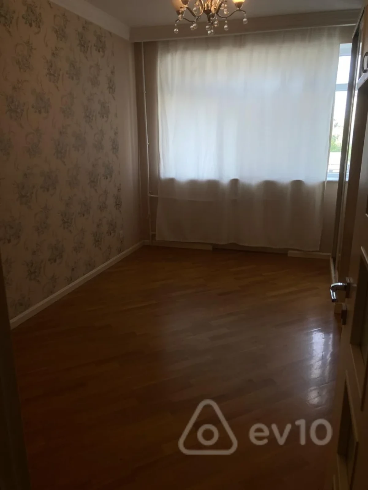 Satılır 3 otaqlı köhnə tikili 70 m²
