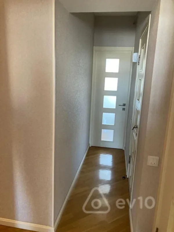 Satılır 3 otaqlı köhnə tikili 70 m²