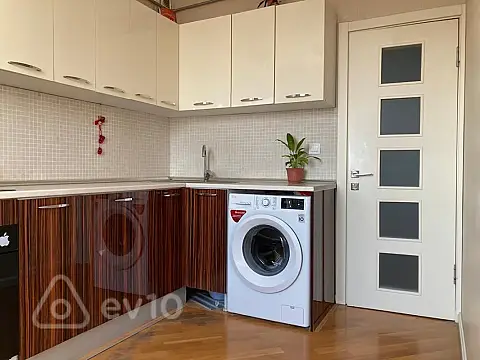 Satılır 3 otaqlı köhnə tikili 70 m²