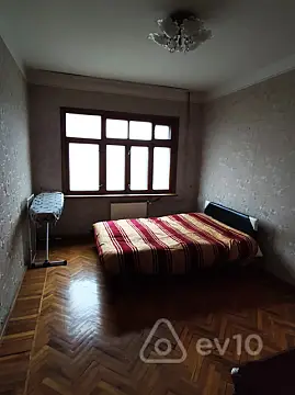 Kirayə verilir 3 otaqlı köhnə tikili 72 m²