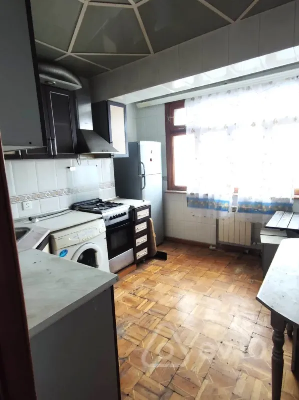 Kirayə verilir 3 otaqlı köhnə tikili 72 m²
