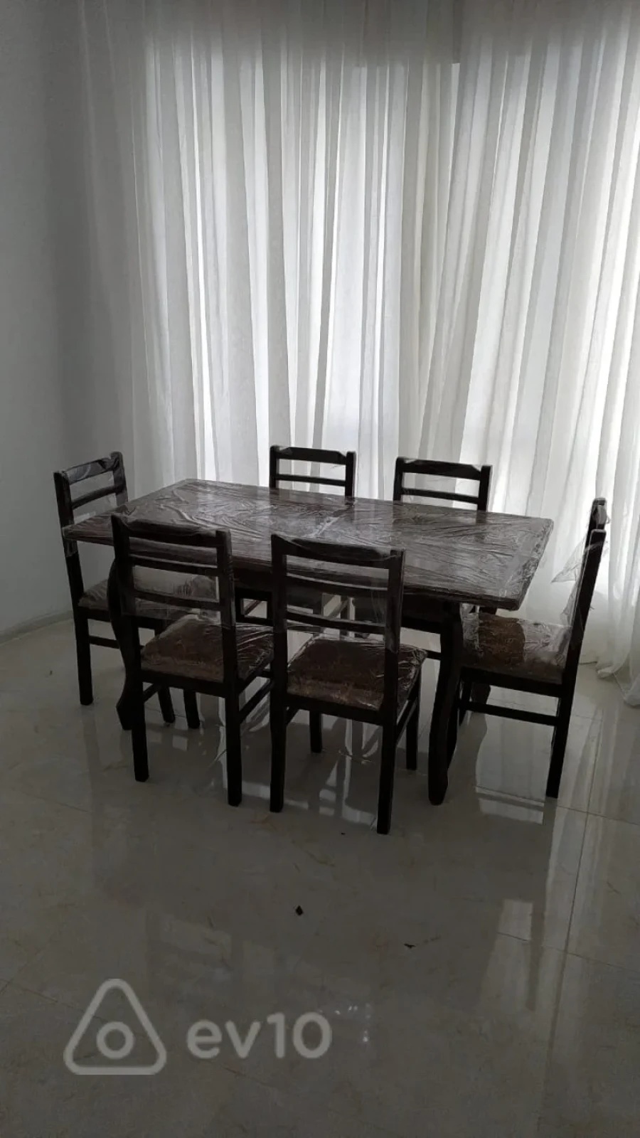 Kirayə verilir 3 otaqlı yeni tikili 95 m²