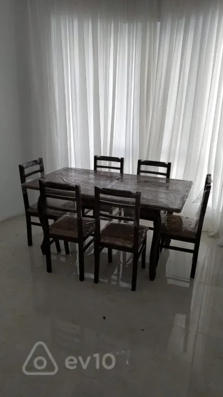 Kirayə verilir 3 otaqlı yeni tikili 95 m²