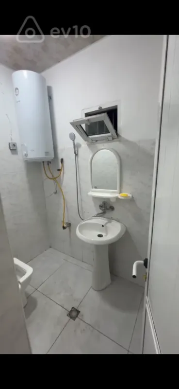 Kirayə verilir 2 otaqlı həyət evi 60 m²