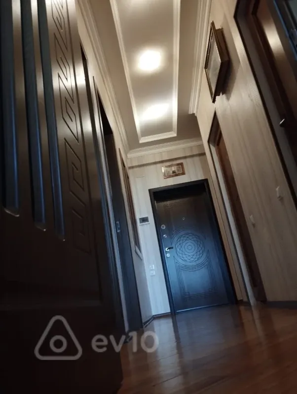 Kirayə verilir 2 otaqlı yeni tikili 60 m²