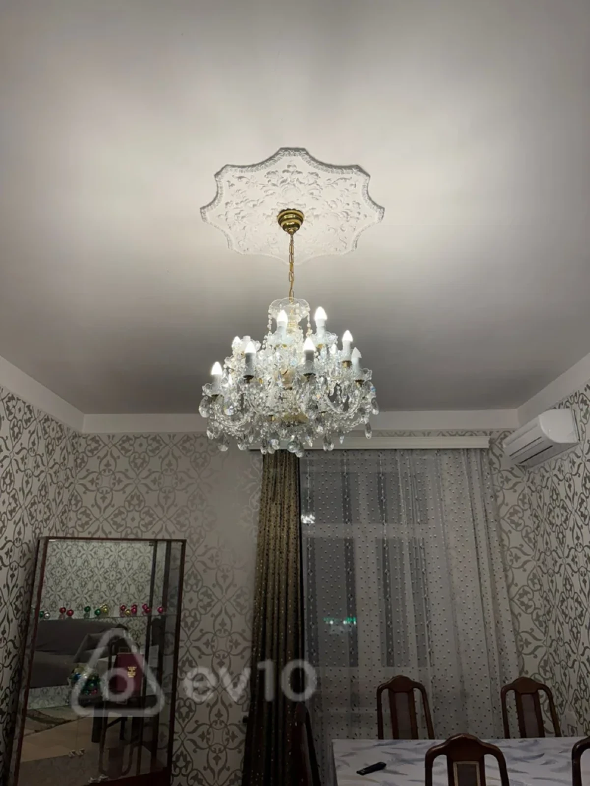 Kirayə verilir 2 otaqlı köhnə tikili 70 m²