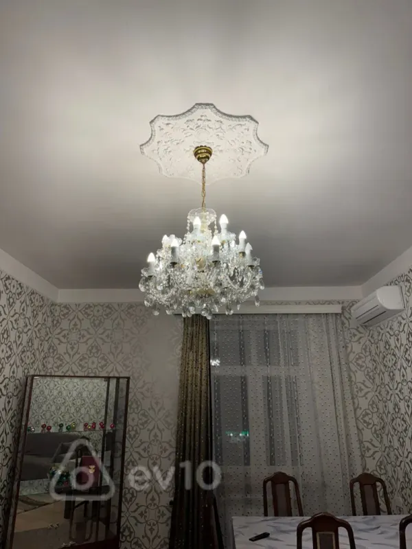 Kirayə verilir 2 otaqlı köhnə tikili 70 m²