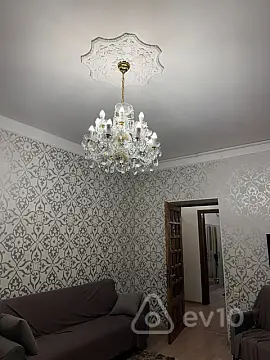 Kirayə verilir 2 otaqlı köhnə tikili 70 m²