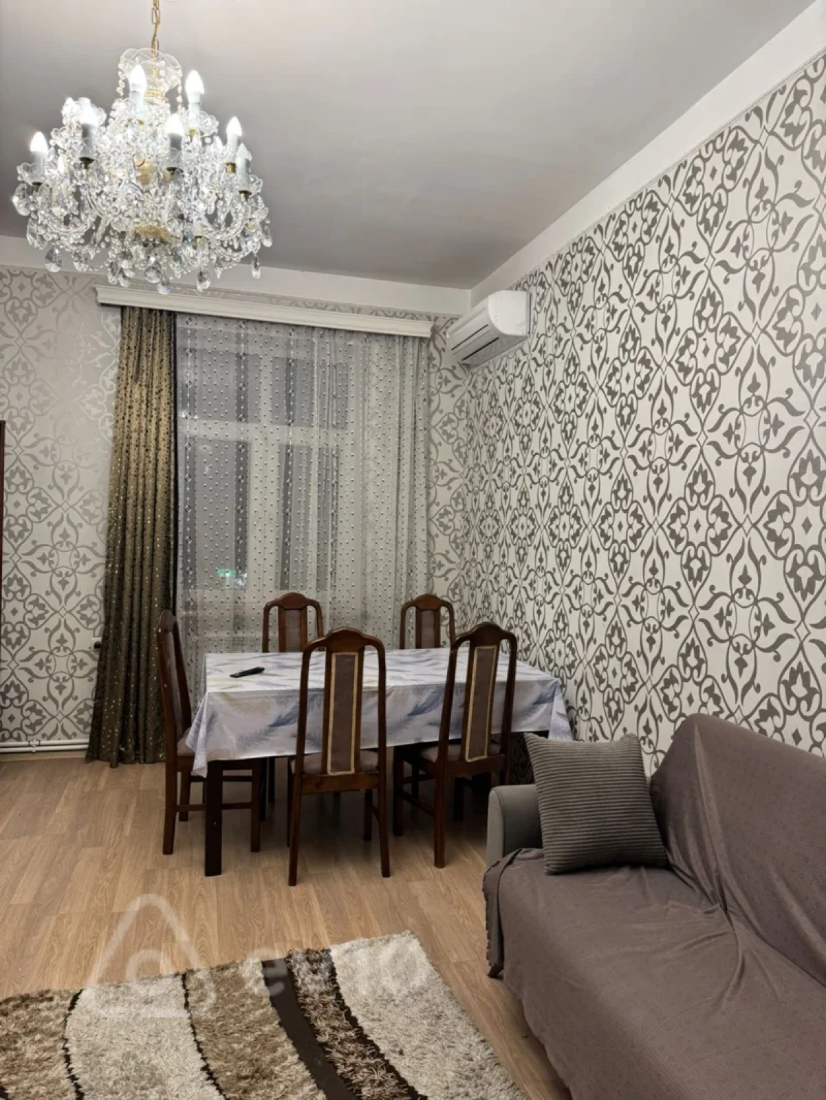 Kirayə verilir 2 otaqlı köhnə tikili 70 m²