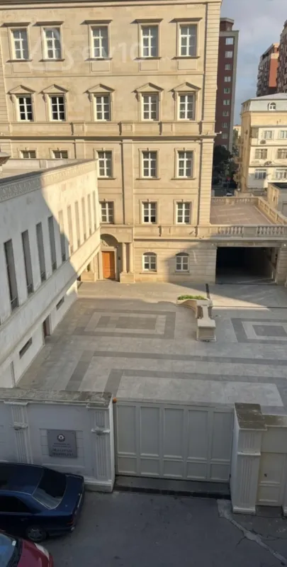 Kirayə verilir 2 otaqlı köhnə tikili 70 m²