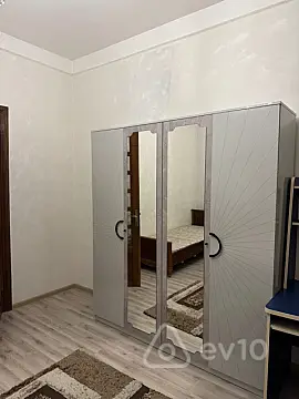 Kirayə verilir 2 otaqlı köhnə tikili 70 m²