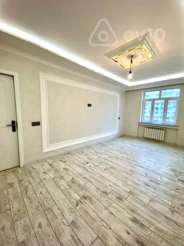 Satılır 2 otaqlı köhnə tikili 65 m²
