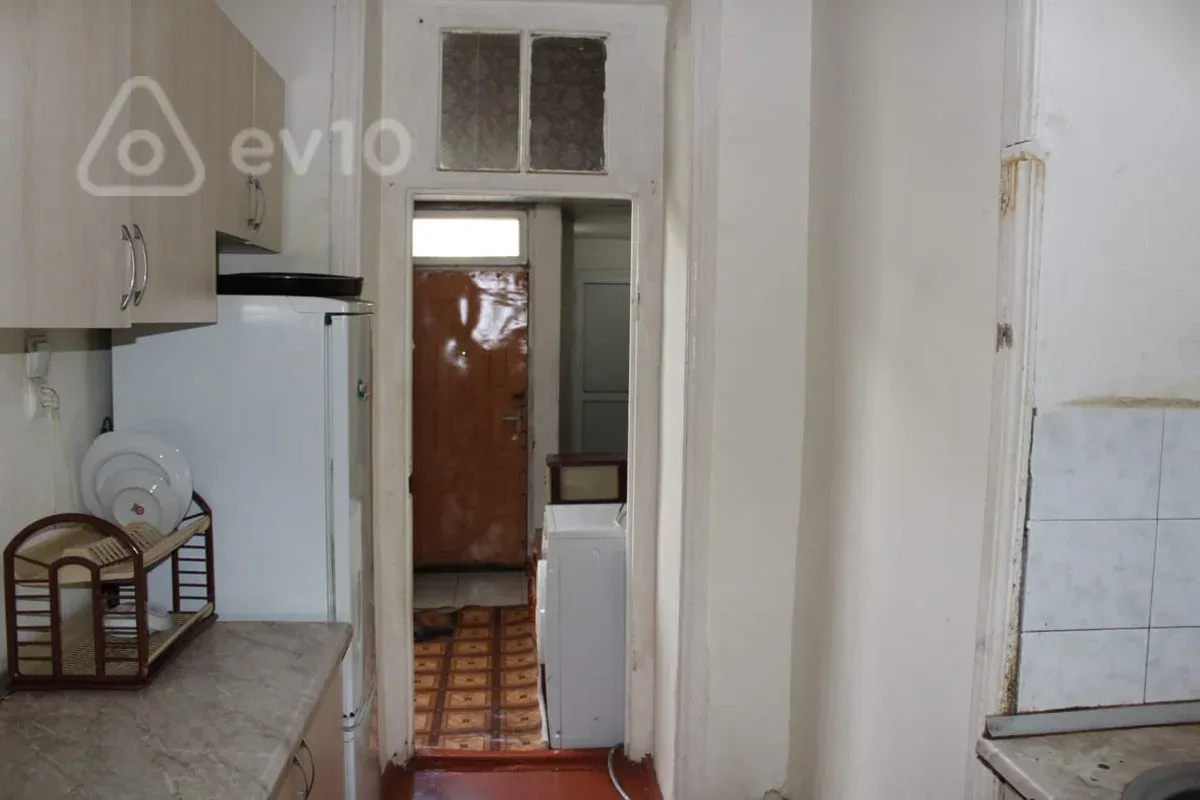 Kirayə verilir 3 otaqlı köhnə tikili 100 m²