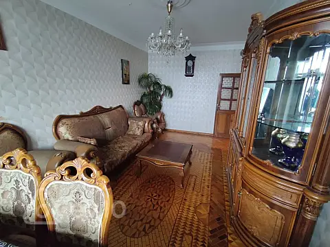 Kirayə verilir 3 otaqlı köhnə tikili 80 m² — Bakı, Nizami 3 otaq 80.00 m²