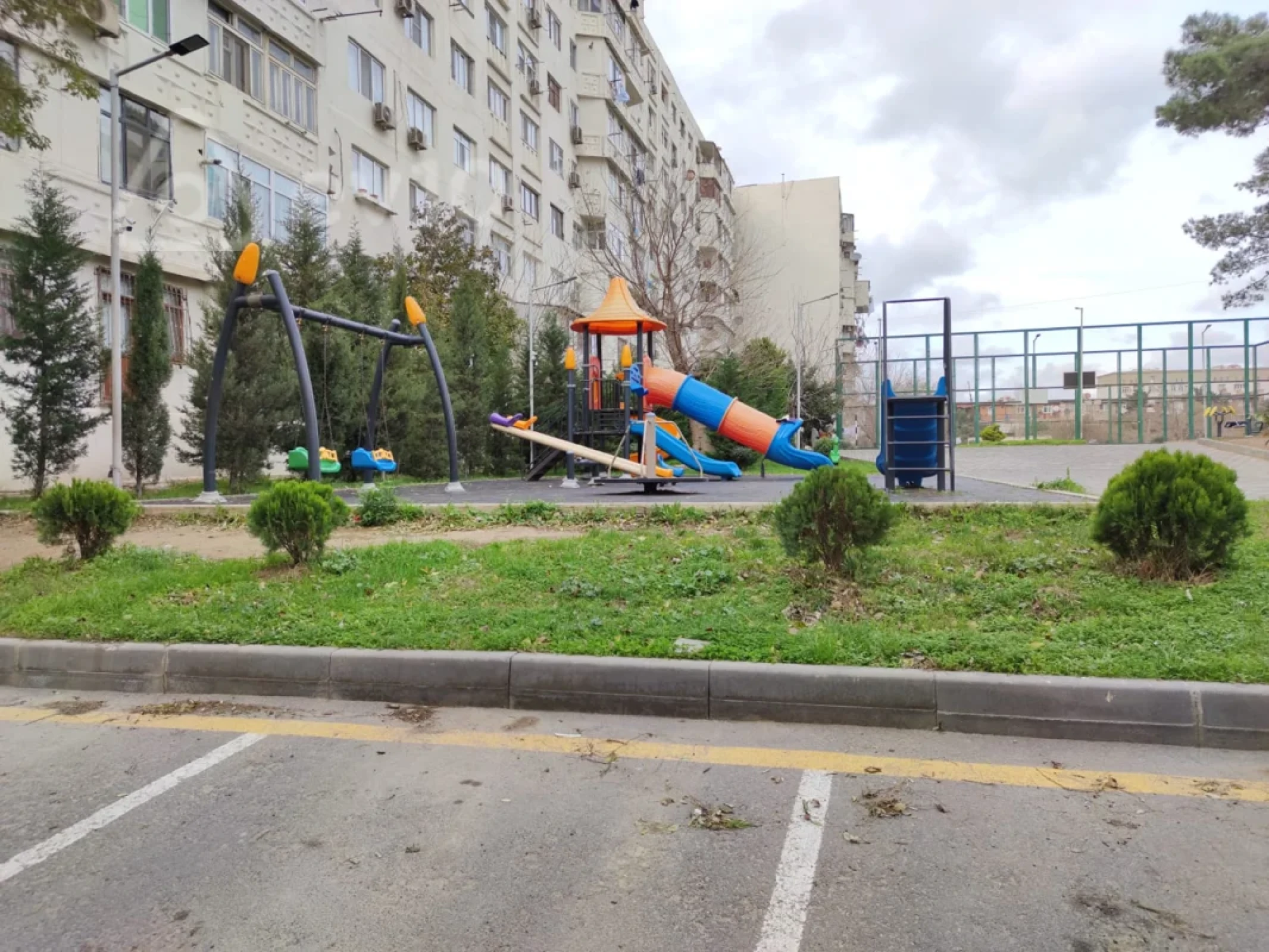 Kirayə verilir 3 otaqlı köhnə tikili 80 m²