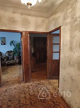 Kirayə verilir 3 otaqlı köhnə tikili 80 m²
