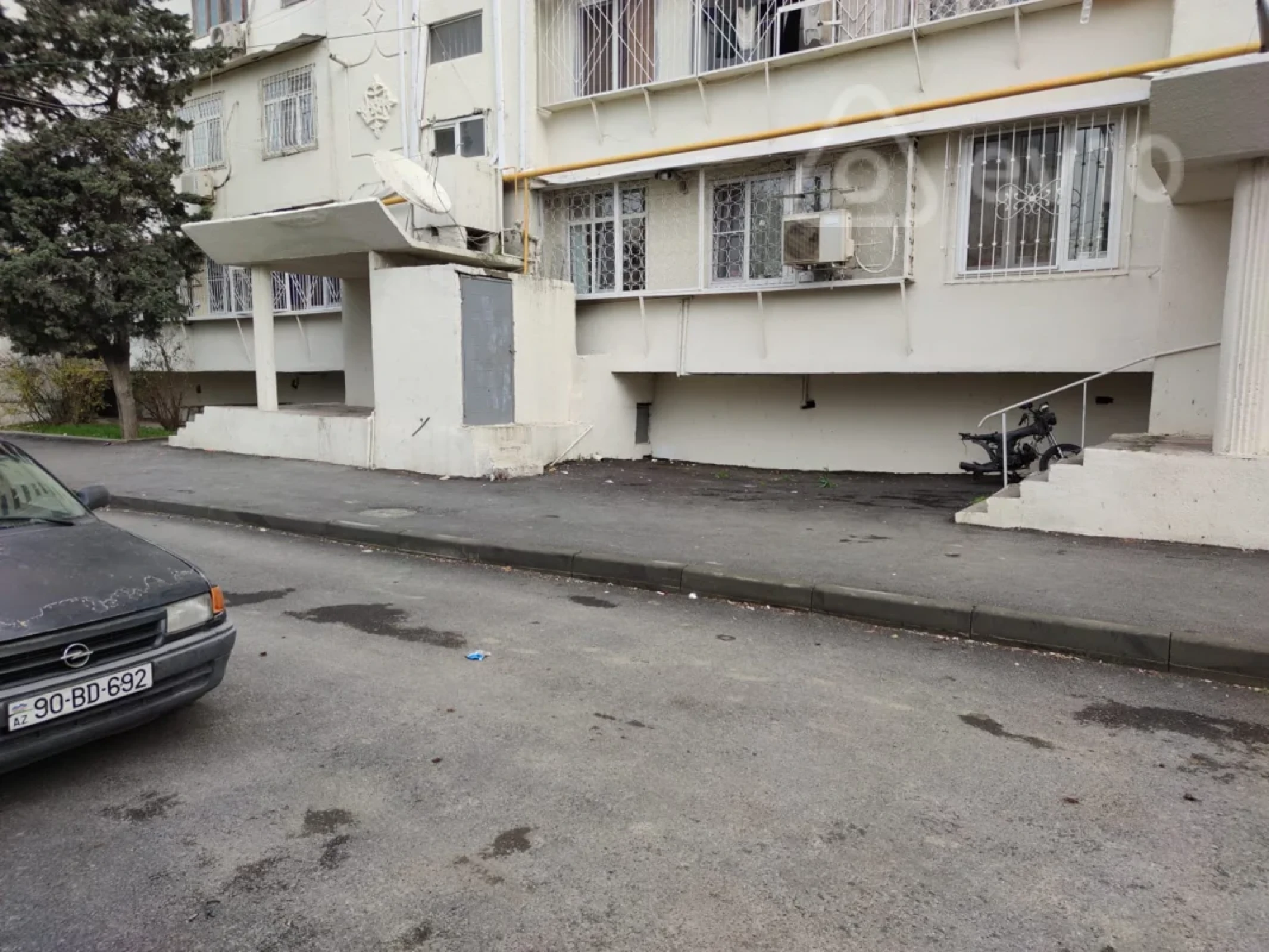 Kirayə verilir 3 otaqlı köhnə tikili 80 m²