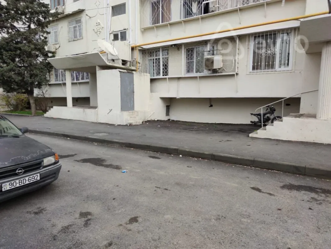 Kirayə verilir 3 otaqlı köhnə tikili 80 m²
