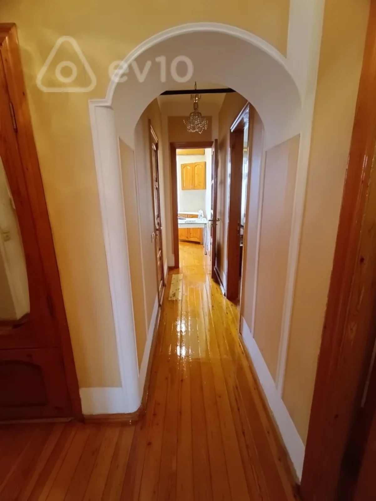 Kirayə verilir 3 otaqlı köhnə tikili 80 m²